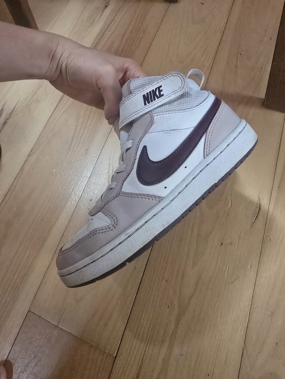 Nike Kids High-Top Sneakers in White and Dusty Pink/burgundy - Picture 4 of 7